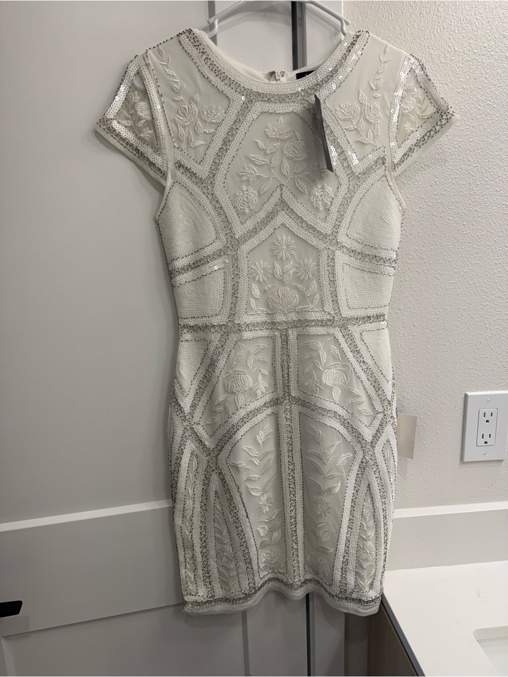 Lulus NWT White Sequin Embroidered Cocktail Dress Women’s Small